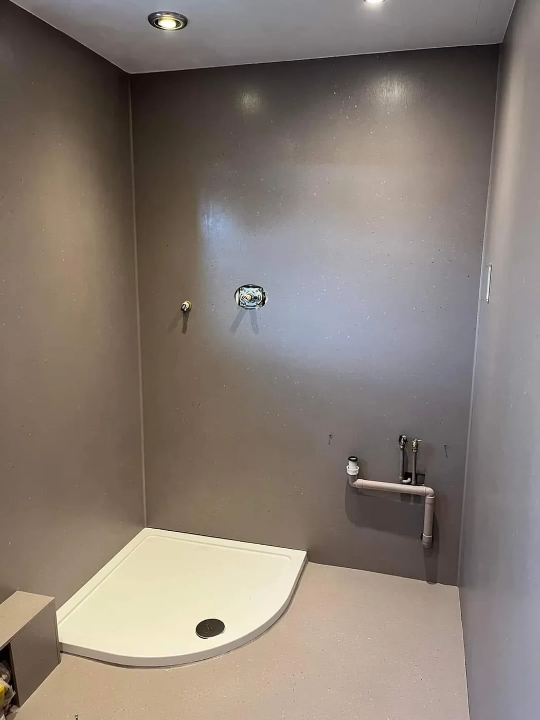 Finished microcement shower by Glasgow Microcement (photo 3)
