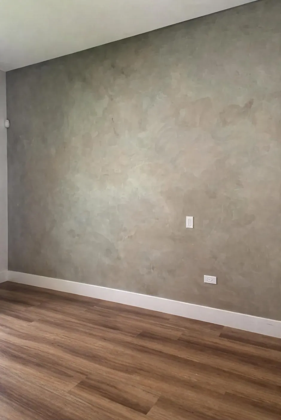 Finished limewash paint by Glasgow Microcement (photo 10)