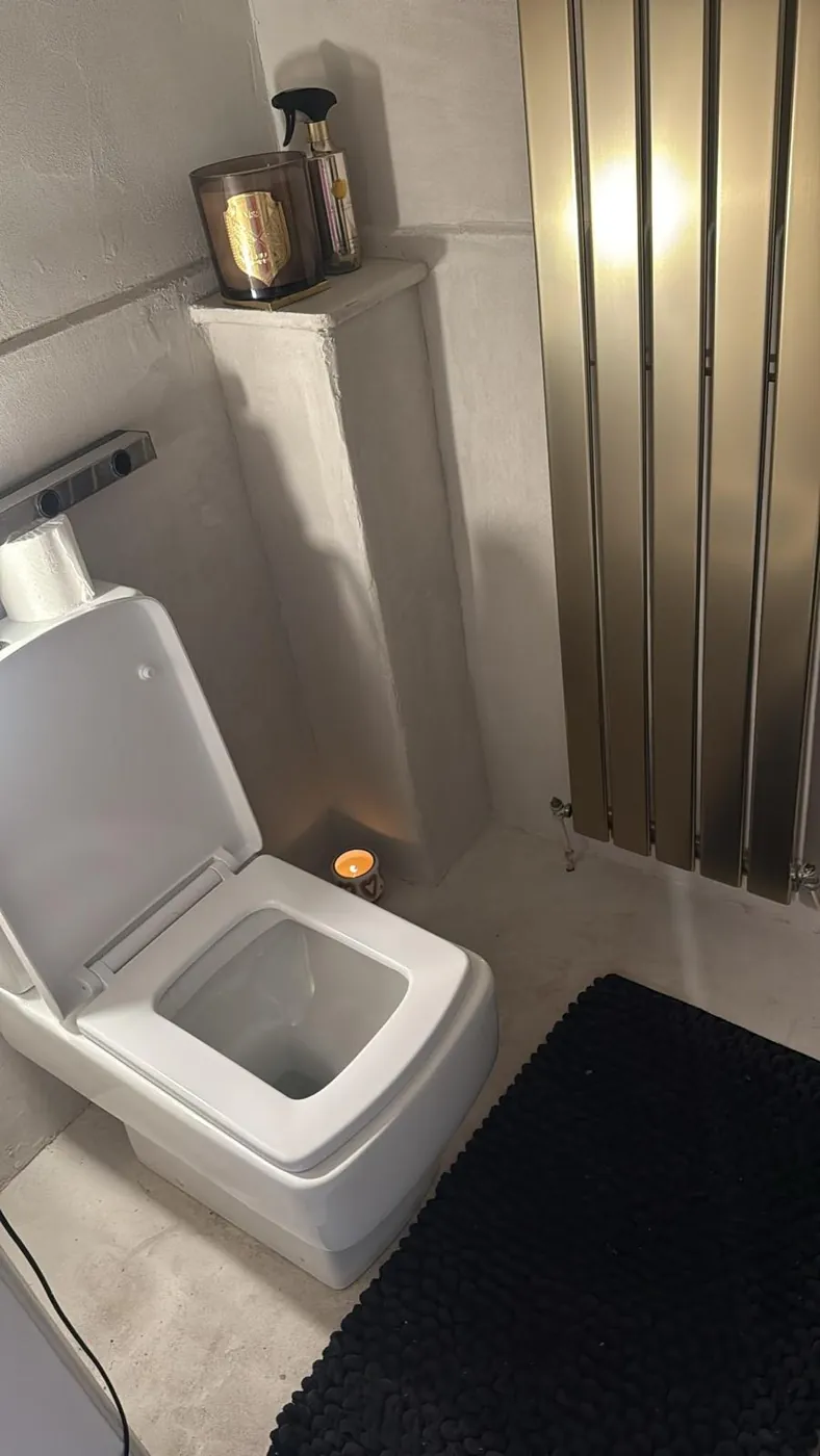 Finished microcement cloakroom by Glasgow Microcement (photo 4)