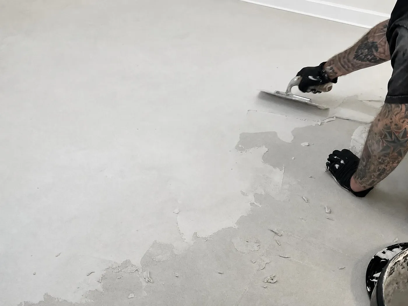 Microcement floor being applied by Glasgow Microcement (photo 13)