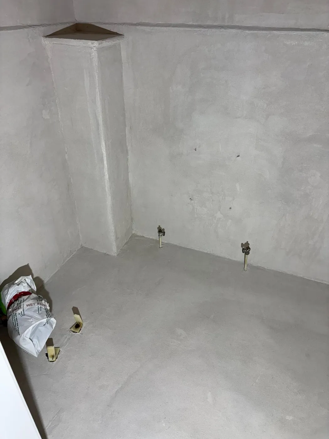 Microcement cloakroom being applied by Glasgow Microcement (photo 5)
