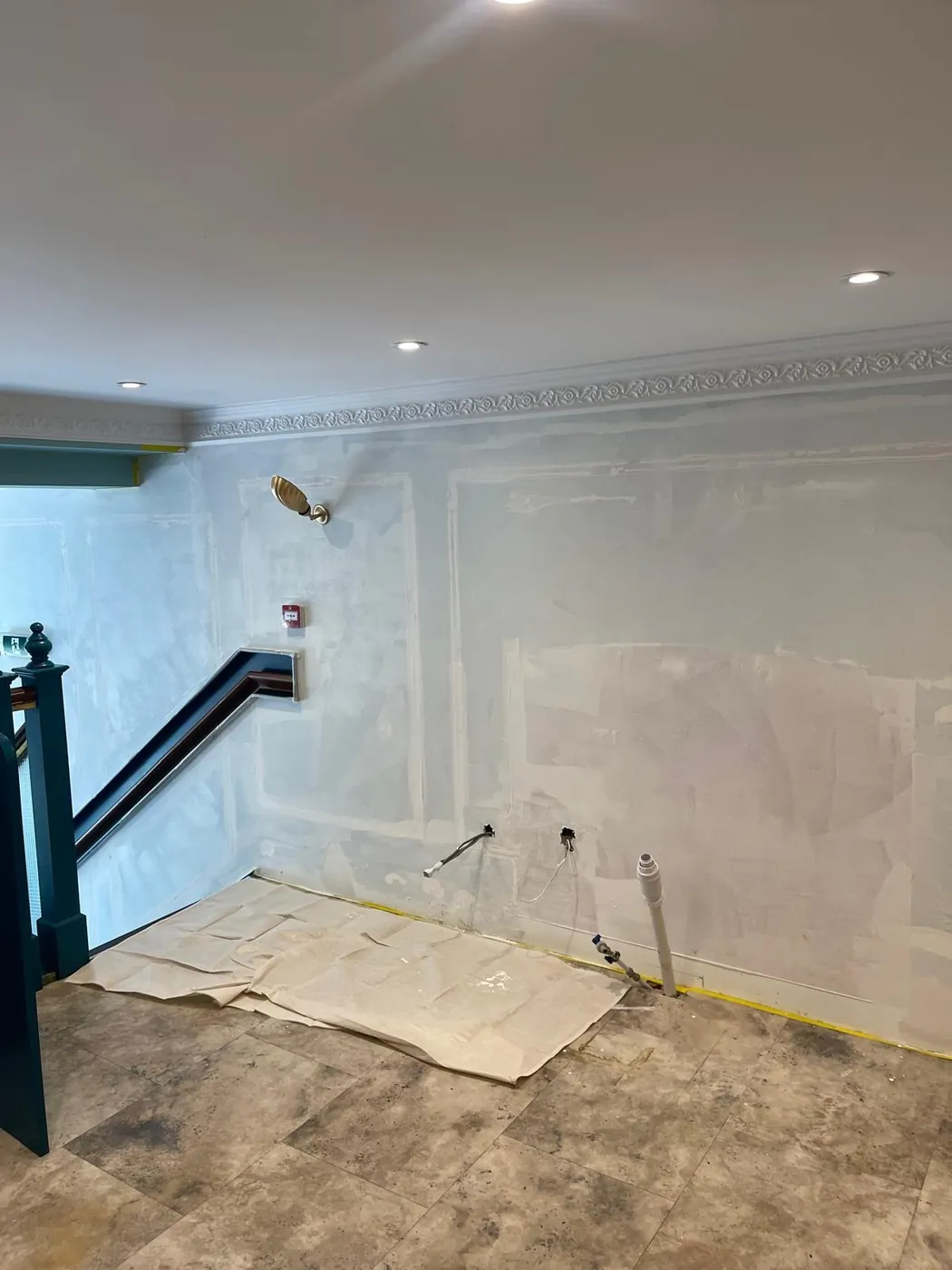 Venetian plaster being applied by Glasgow Microcement (photo 2)