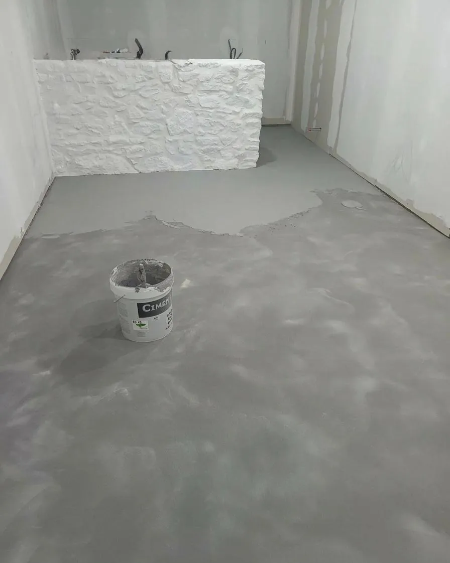 Microcement floor being applied by Glasgow Microcement (photo 11)