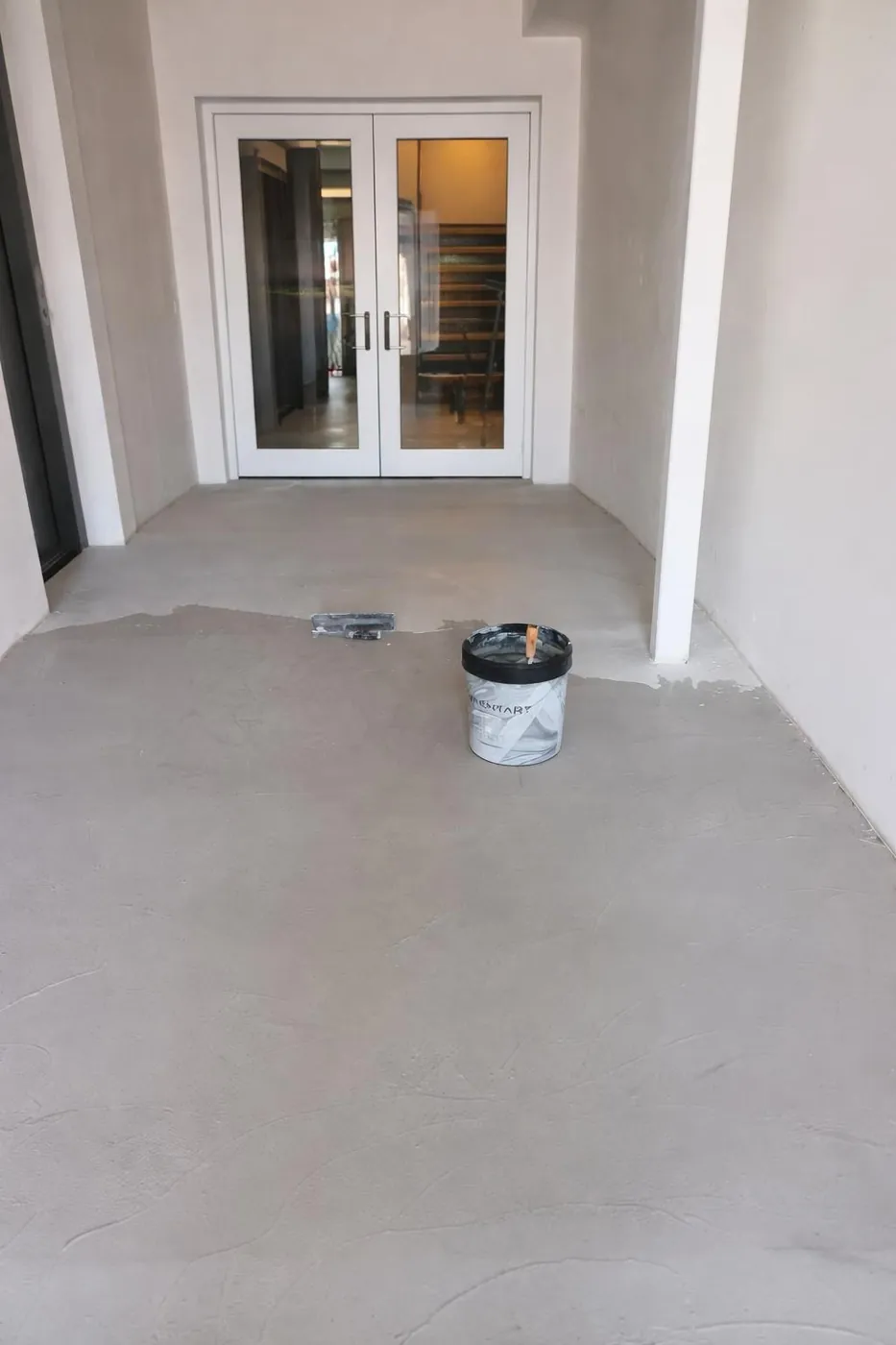 Microcement floor being applied by Glasgow Microcement (photo 4)