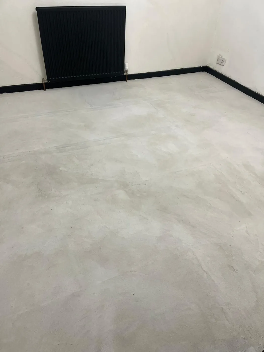 Microcement floor being applied by Glasgow Microcement (photo 19)