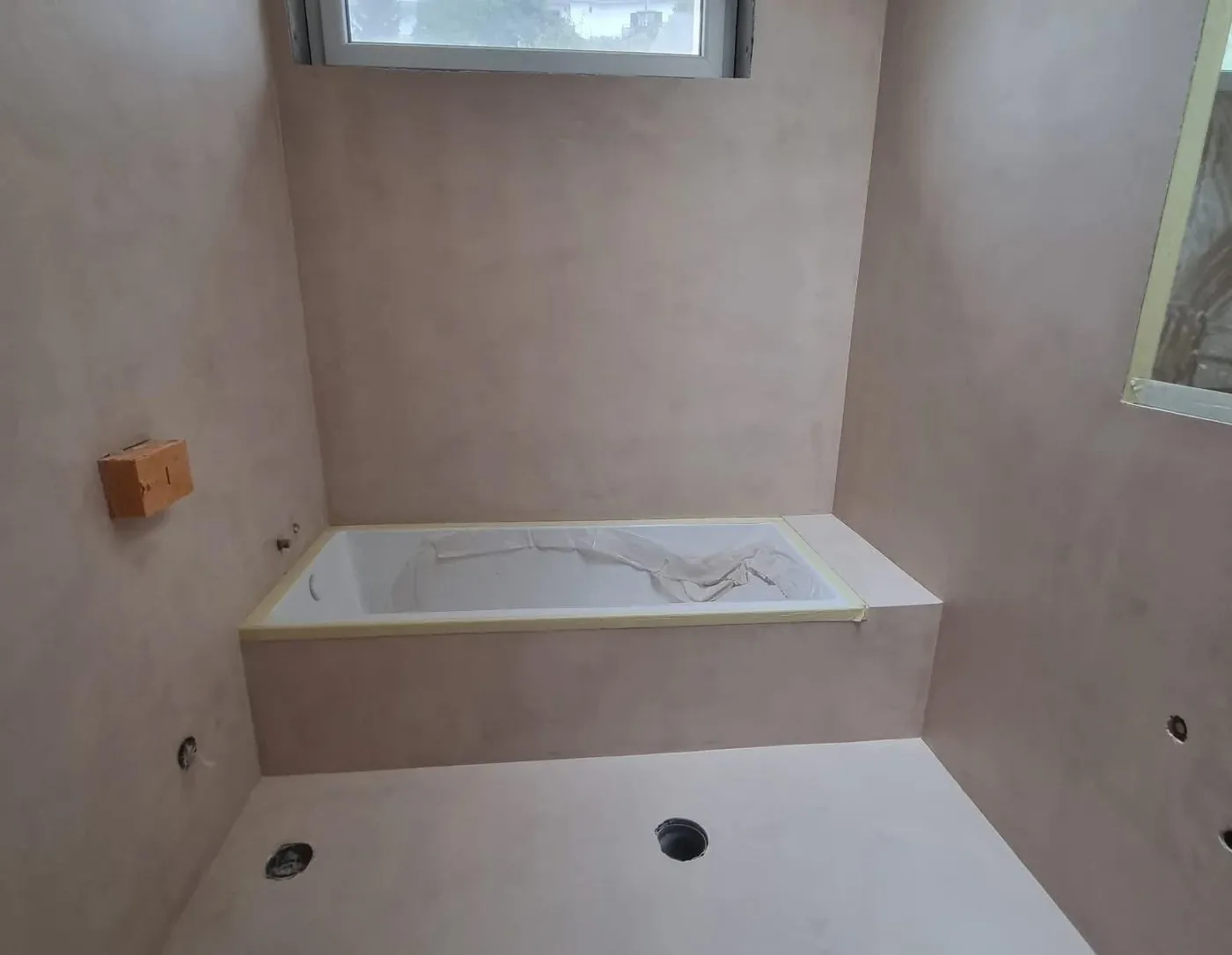 Finished microcement bathroom by Glasgow Microcement (photo 13)