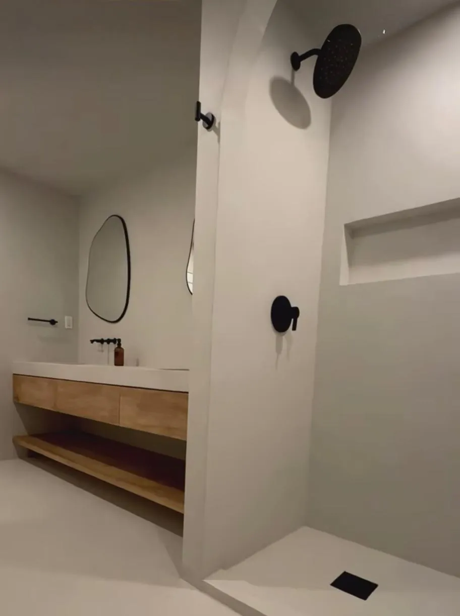 Finished microcement bathroom by Glasgow Microcement (photo 8)