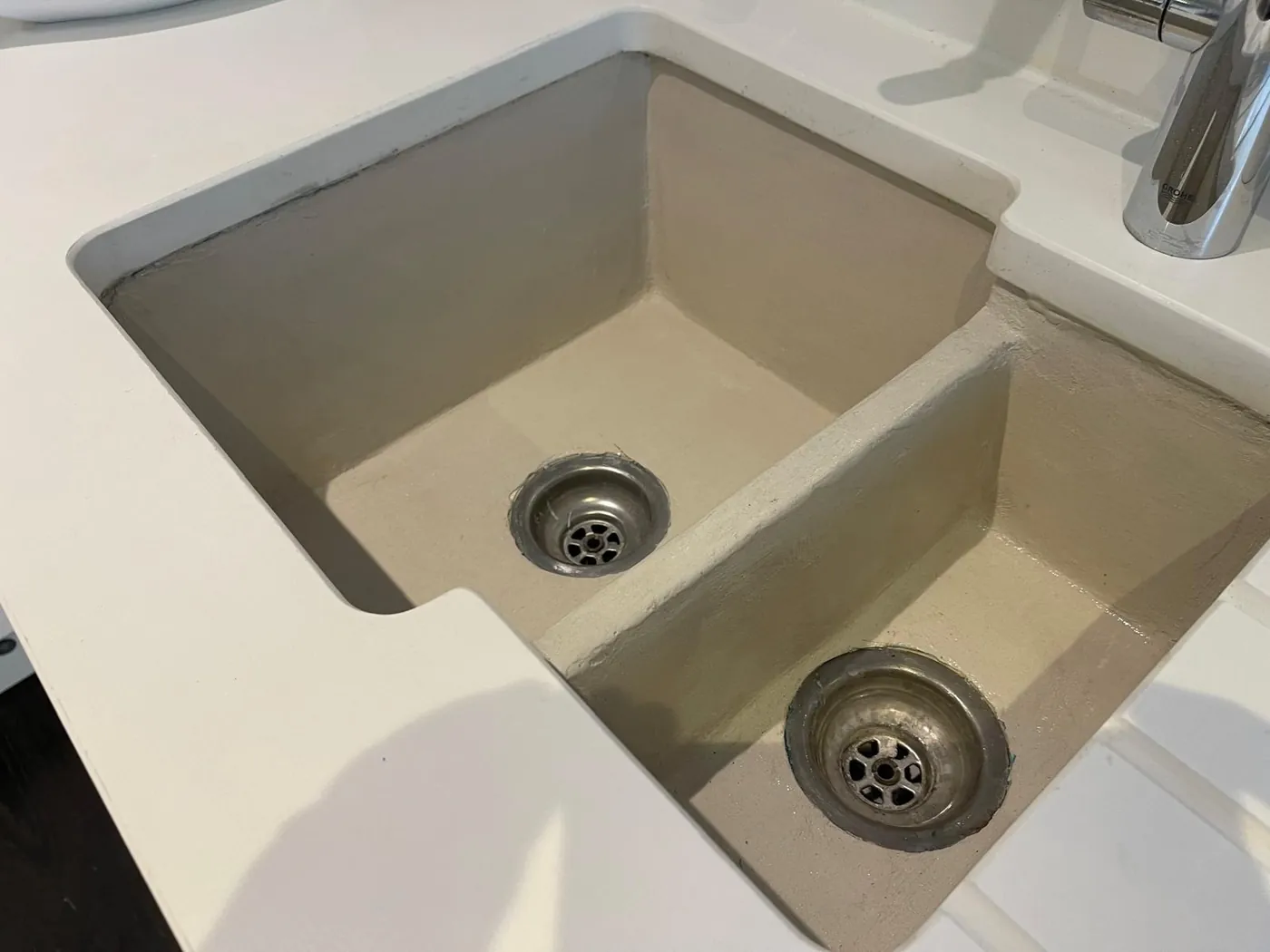 Finished microcement kitchen sink by Glasgow Microcement (photo 3)