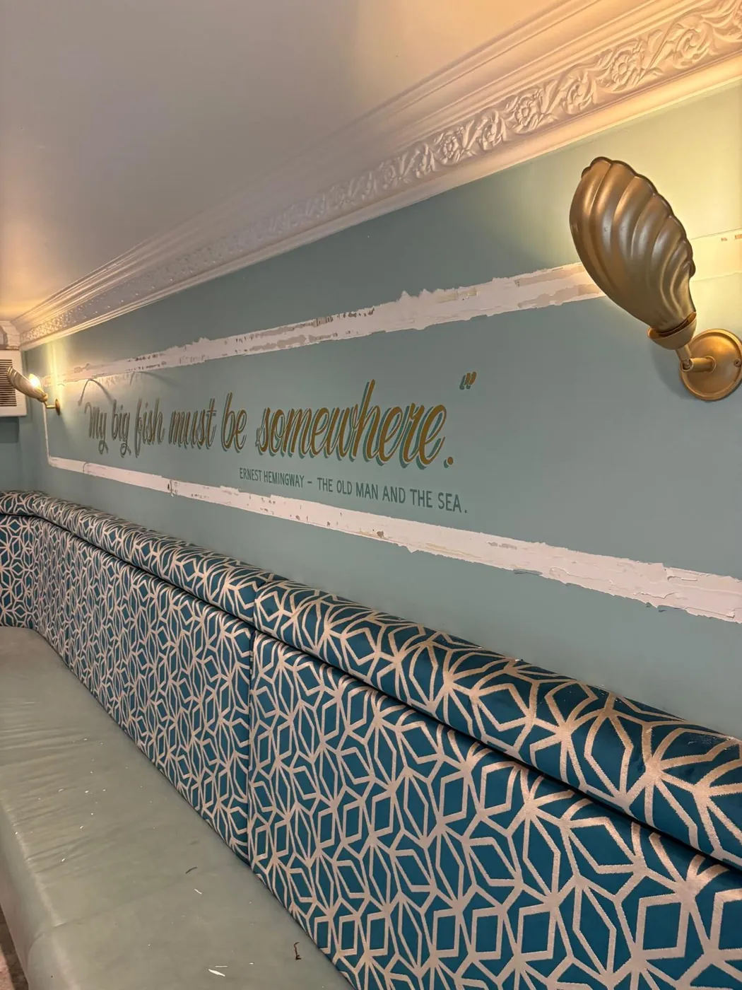 Venetian plaster before refurbishment by Glasgow Microcement (photo 4)