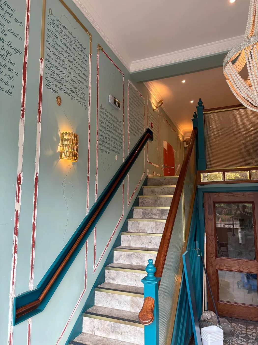 Venetian plaster before refurbishment by Glasgow Microcement (photo 20)